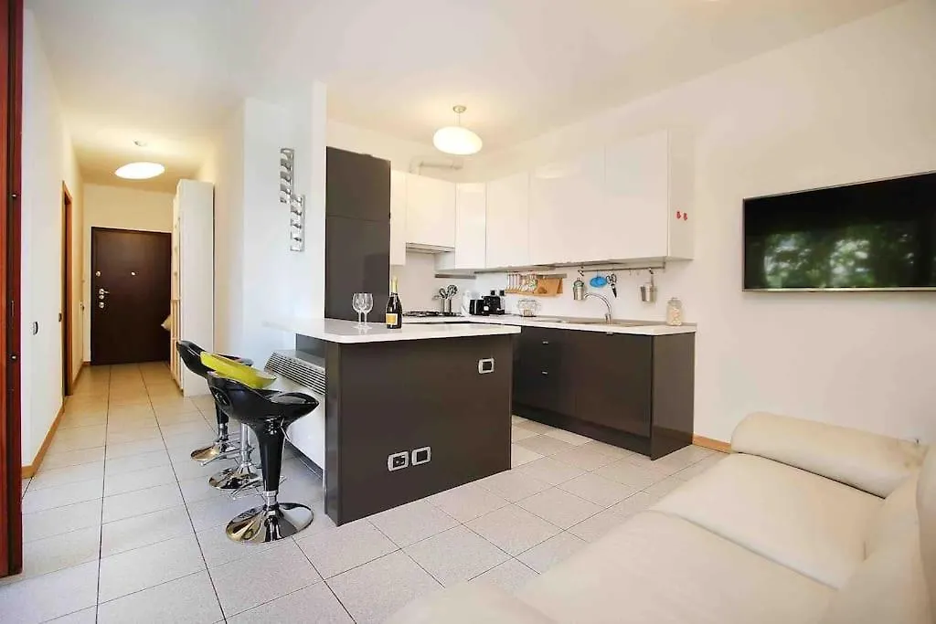Ferienwohnung Bellissimo Bilocale Con Terrazzo Mailand