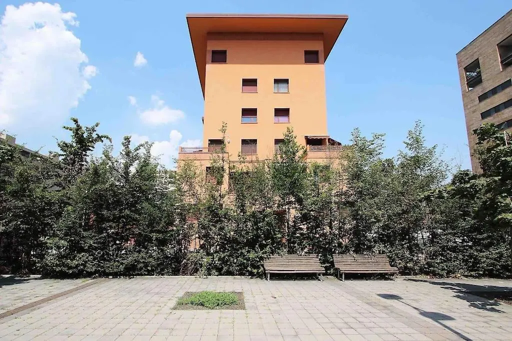 Apartment Ferienwohnung Bellissimo Bilocale Con Terrazzo Mailand