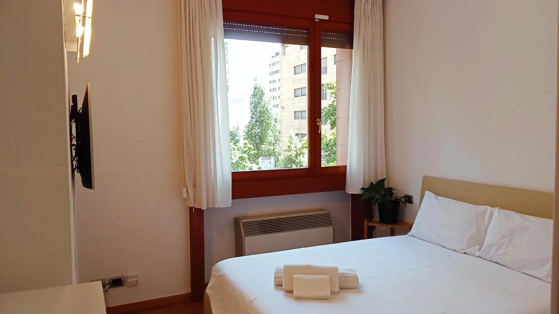 Ferienwohnung Bellissimo Bilocale Con Terrazzo Mailand Italien
