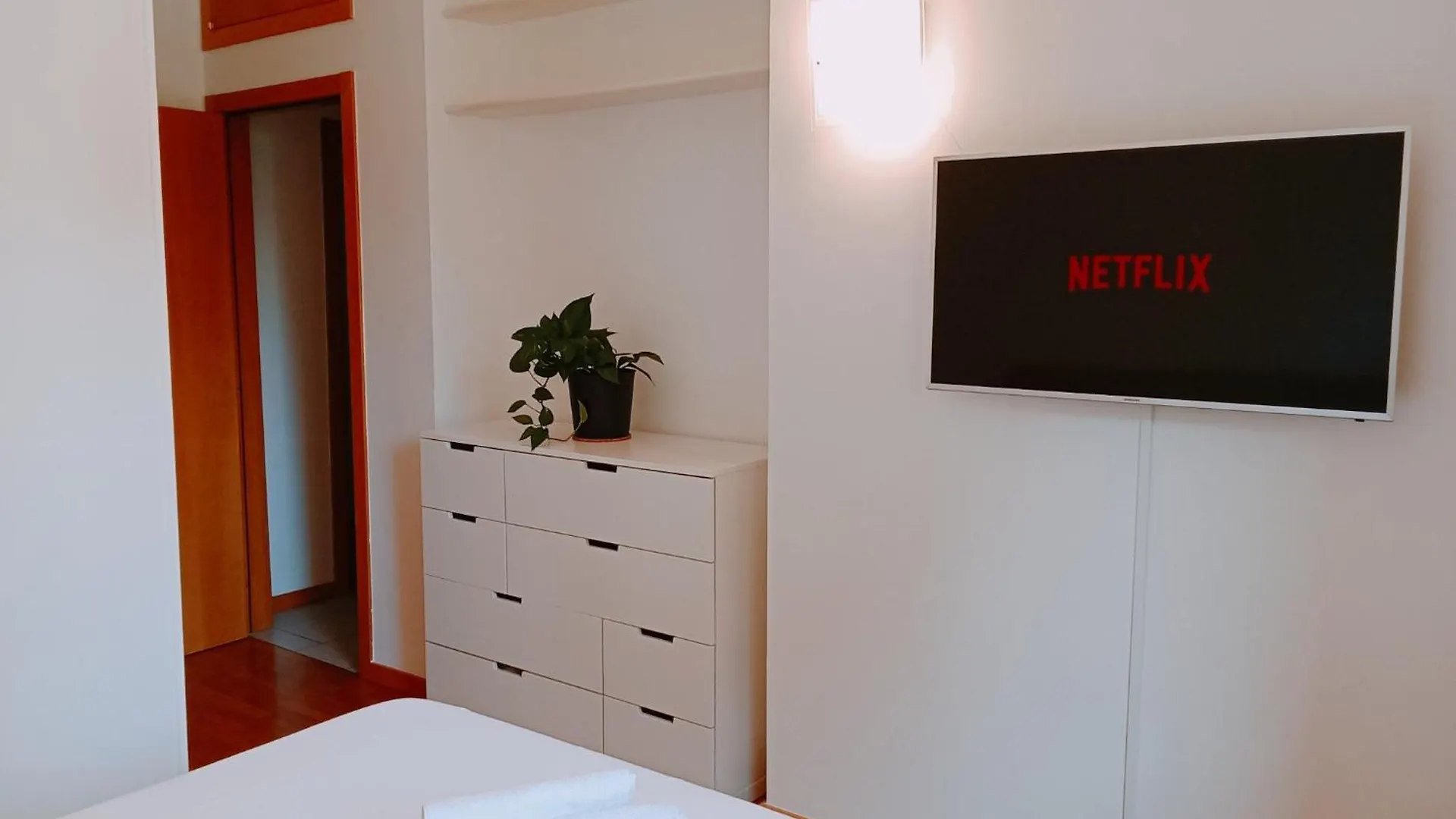 Apartment Ferienwohnung Bellissimo Bilocale Con Terrazzo Mailand